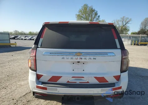 2021 Chevrolet Suburban K1500 Ls z USA, uszkodzony, nr VIN 1GNSKBKD9MR259044